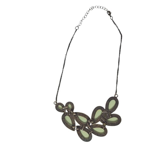 Vintage Olive Green Faceted Statement Necklace - Picture 5 of 6